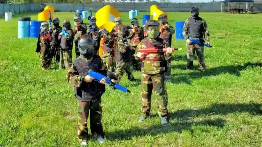 Group of kids at a KIDS session, Paintball Hunter