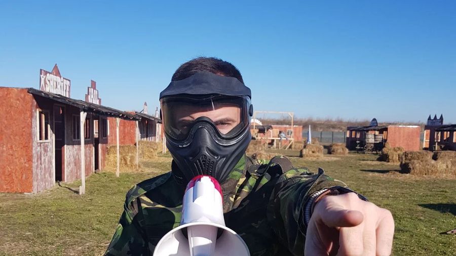 Jucător în acțiune pe teren, Paintball Hunter Chiajna